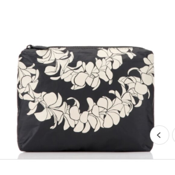 Small Pouch Plumeria Lei  NWT - Picture 5 of 5